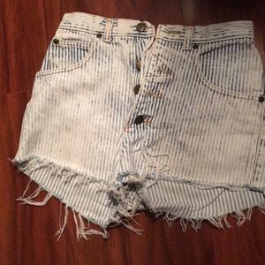 Denim High-Waist cut-offs w/ Vintage Detail